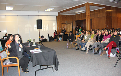 El seminario comenzó abordando el fenómeno de la migración en las que participaron las antropólogas de la Universidad Austral de Chile (UACh), Patricia Fernández, y Ruth Bravo de la Universidad Católica de Temuco.
