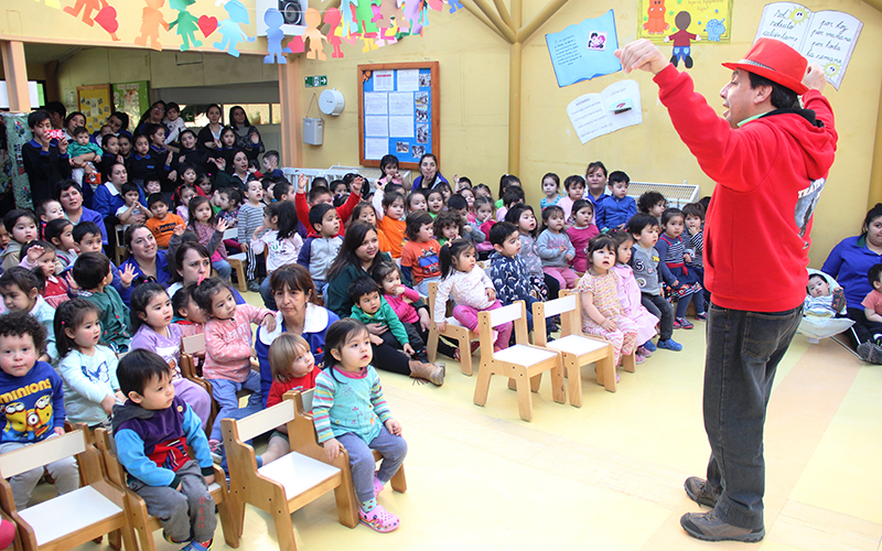 Alumnos del Colegio Luterano de Punta Arenas regalaron una jornada musical a niños del Jardín Infantil “Peter Pan”