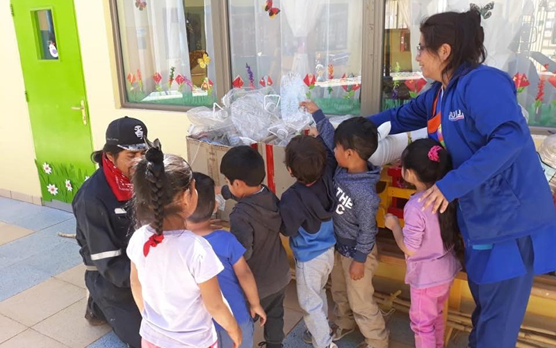 Párvulos del Jardín Infantil “Lickan Antay” colaboran en el reciclaje del plástico