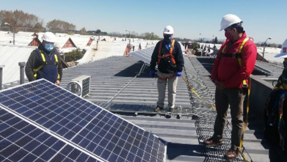 Nueve jardines Junji contarán con paneles fotovoltaicos