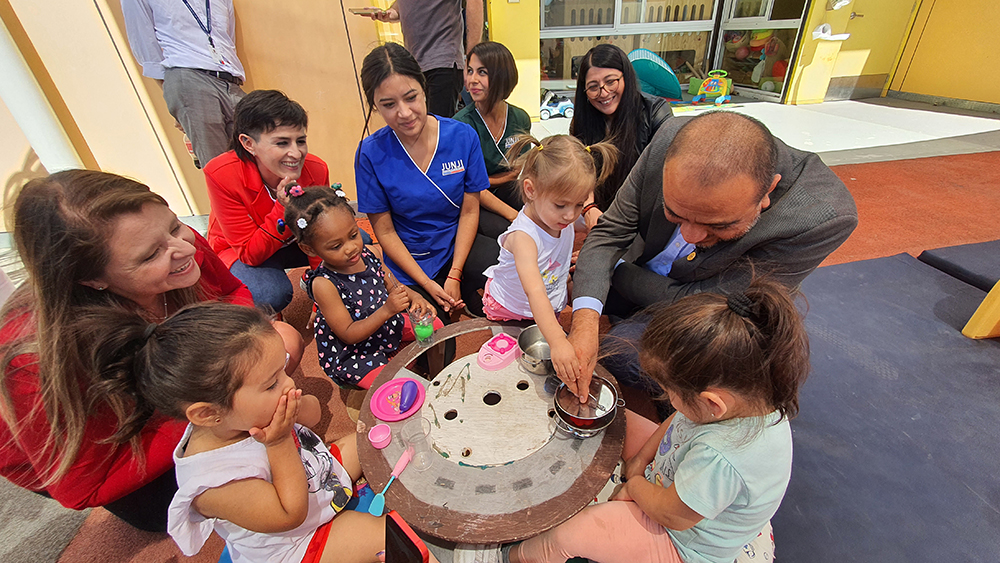 Ministro de Educación finaliza gira en la región con visita a Jardín infantil Junji