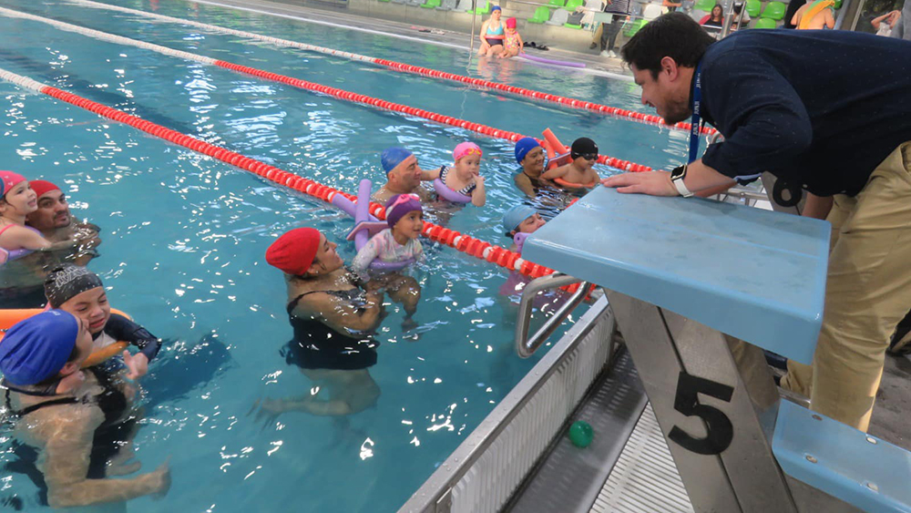 Párvulos de jardines Junji participan de programa de natación IND