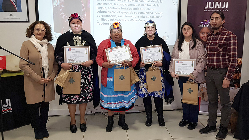 Mujeres Mapuche de la Junji Araucanía son reconocidas por su aporte a la revitalización de la cultura desde la primera infancia