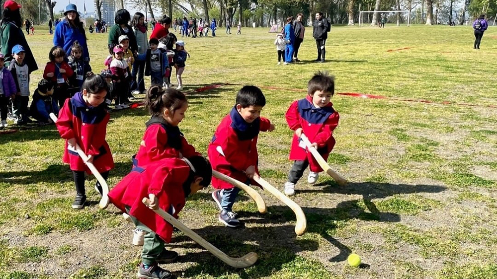 Niños y niñas participaron del encuentro Txaftun Taim Aukantun juegos Mapuches- Huilliche